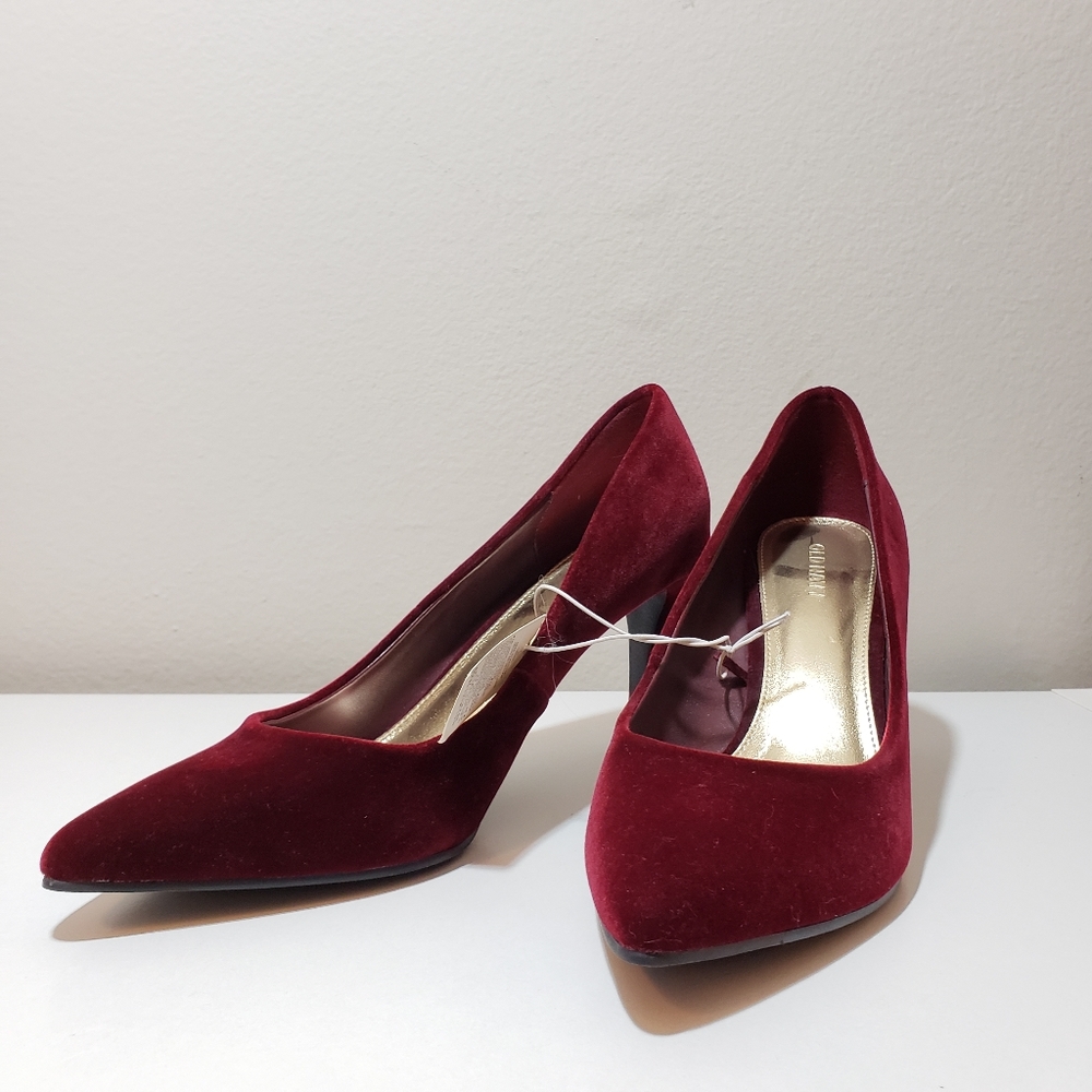 🌸 Old Navy Burgundy Velvet heels